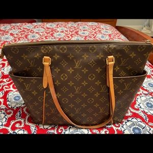 Louis Vuitton monogram totally pm purse